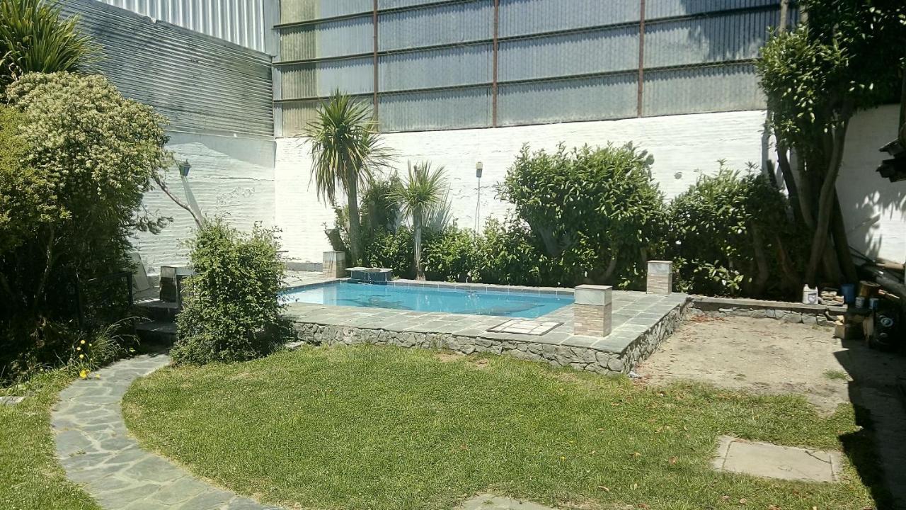 Universal Traveller'S Hostel 圣卡洛斯-德巴里洛切 外观 照片